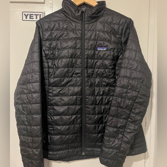 Patagonia Women's Nano
Puff Jacket: Black(large) - Picture 4 of 5